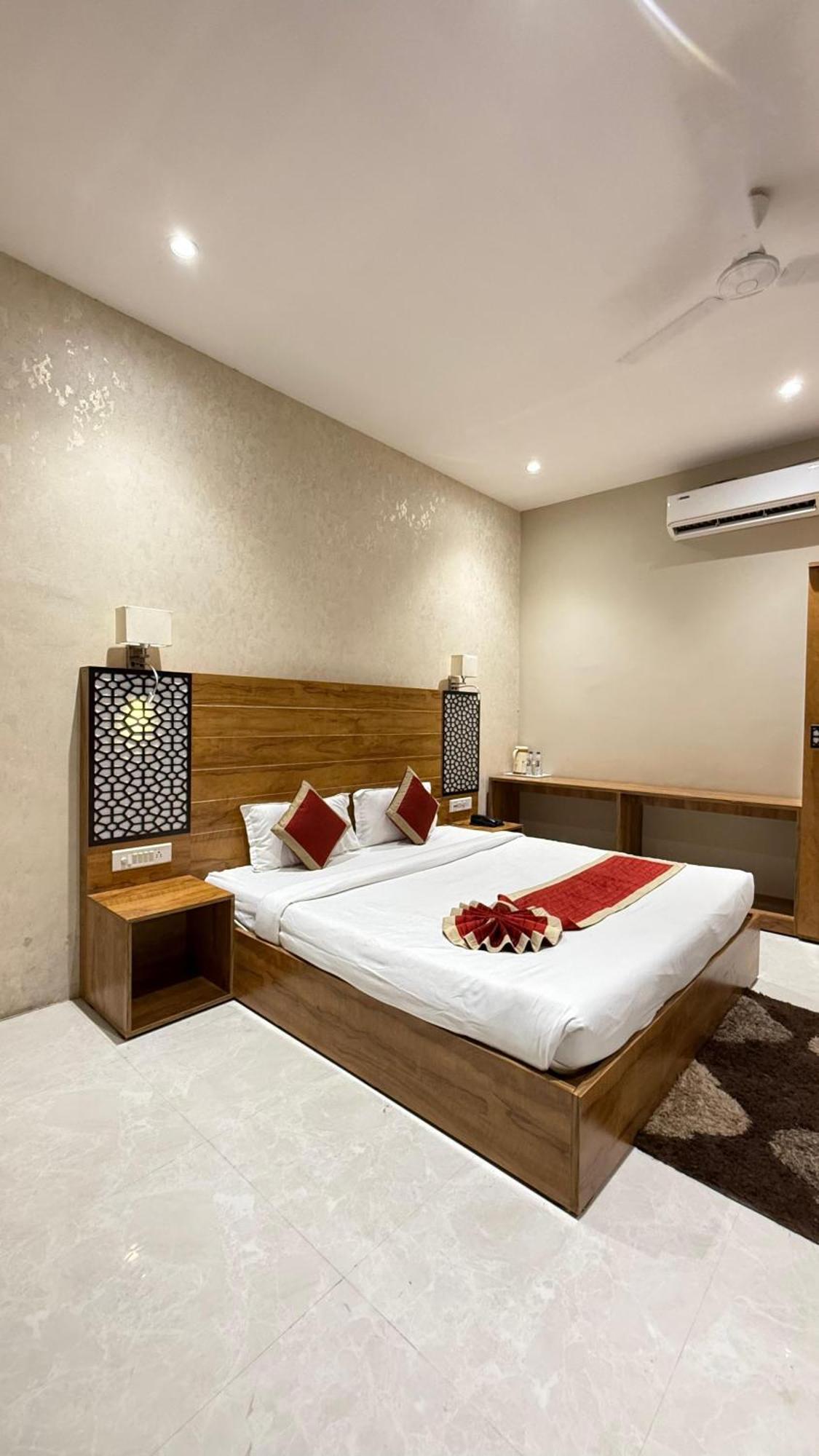 Hotel Emperor Paradise Bilaspur  Ngoại thất bức ảnh