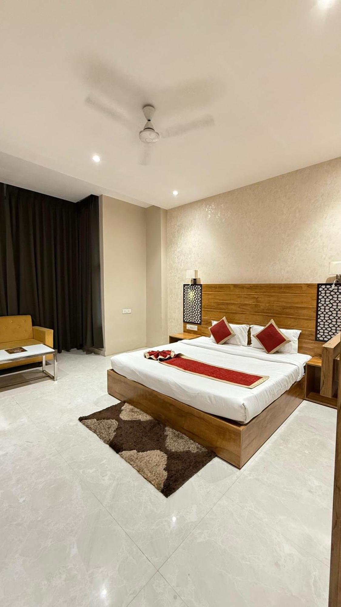Hotel Emperor Paradise Bilaspur  Ngoại thất bức ảnh